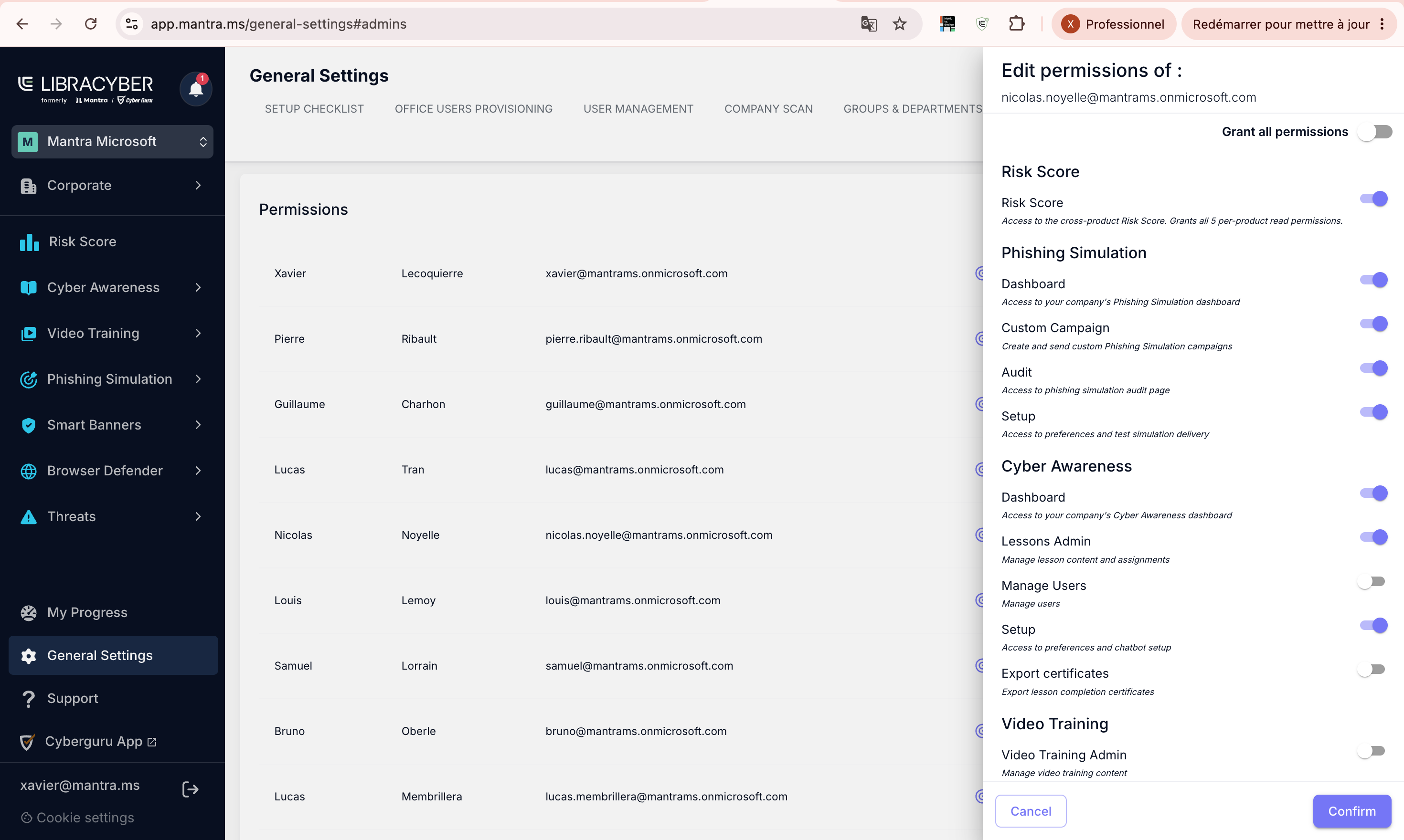 Onglet Admins avec la liste des administrateurs et le panneau de modification des permissions